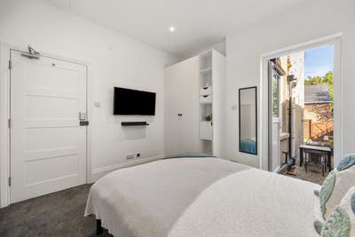 Double Room with En-Suite  Main Photo