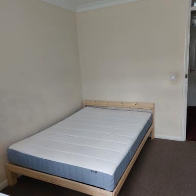 Bright Double Bedroom in 2-Bed-Houseshare Main Photo