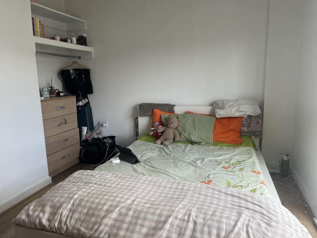 Cozy Furnished Double Room – Bow Road Main Photo