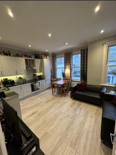 Modern 3 bedrooms flat for rent Main Photo