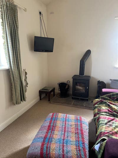 Detached quaint 1 bed cottage  Main Photo