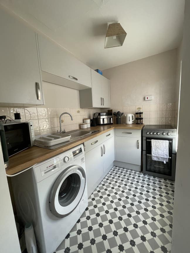 Top floor flat Main Photo