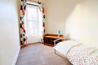 Bright, Cosy Room by the Beach – Great Links to Ed Main Photo