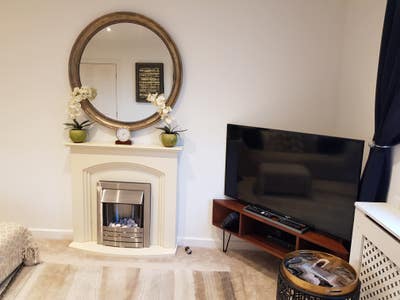 Room to let in a quiet house Main Photo