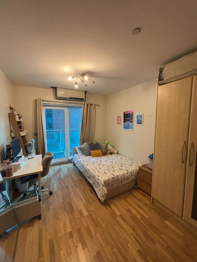 Double En-suite | Ealing Broadway | Female Preferred Main Photo