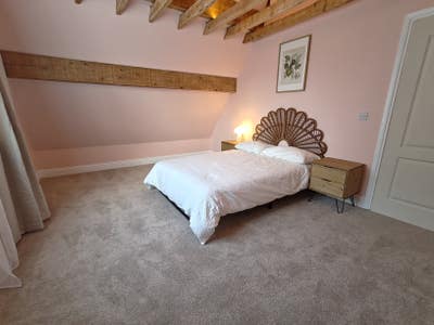 Very Large Double Bedroom with Character Main Photo