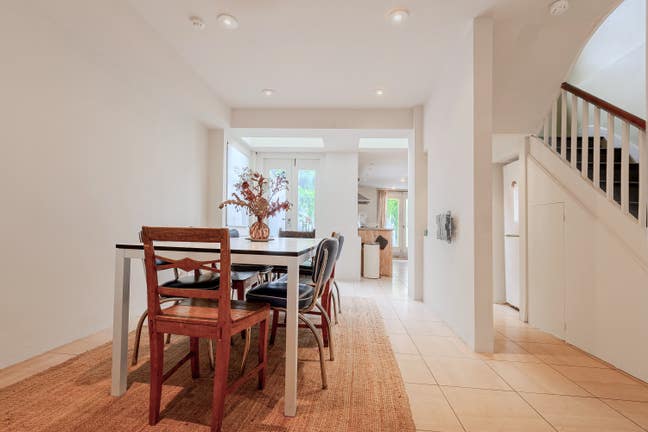 Large Kings Cross Double Bedroom - from 24th OCT Main Photo