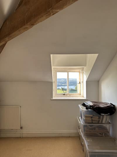 Large room with amazing countryside views Main Photo