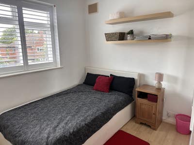 Small Double Room to Rent Main Photo