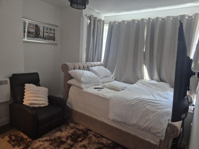 Double Room for Rent in Luton £60 per night Main Photo