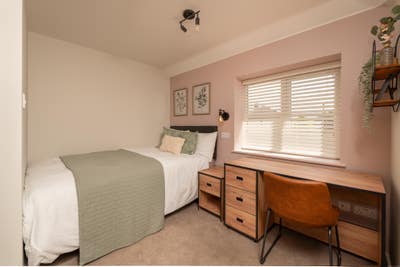 ⚡️Near NOC and Churchill 🤩 Luxury✨Stylish  Main Photo