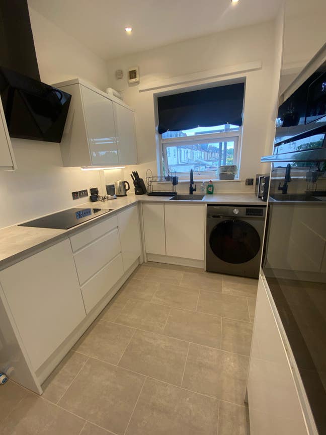 NEW Double Bedroom - £700 (Bills included) Main Photo