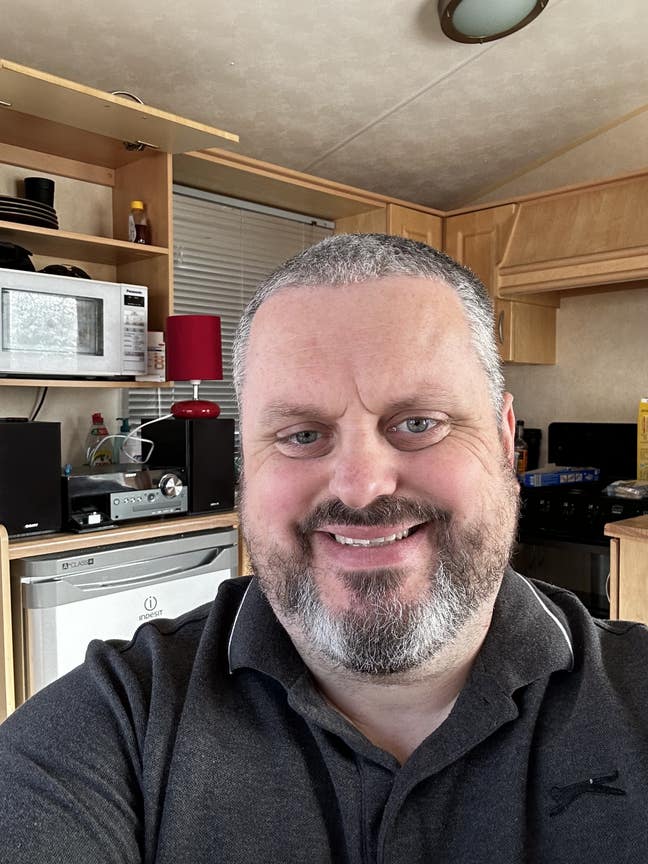 single male professional seeking room   Main Photo