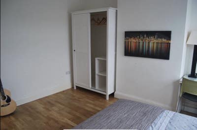 Large double room with separate exclusive bathroom Main Photo