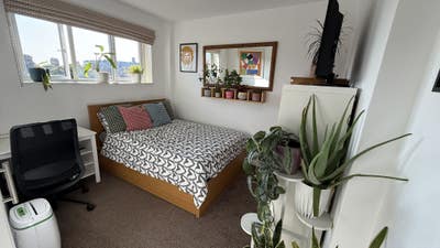 Iconic Views by the River - £1100 pcm inc BILLS Main Photo