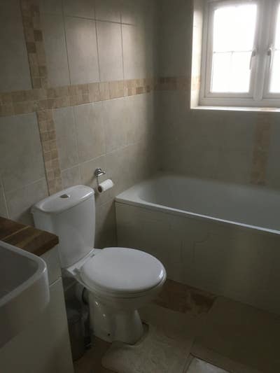 Double room available to rent Main Photo
