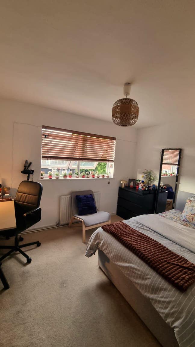 Double room 2 minutes from South Wimbledon Station Main Photo