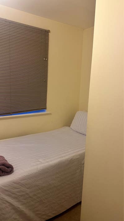 Double and Single Rooms available at Harold Hill Main Photo