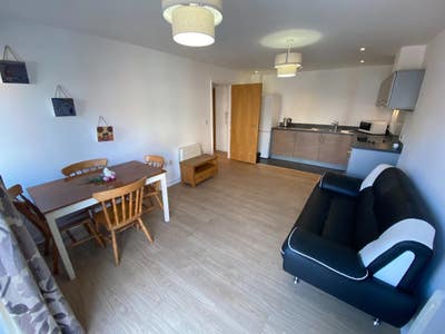 Modern one bedroom flat near Gunwharf Quays Main Photo