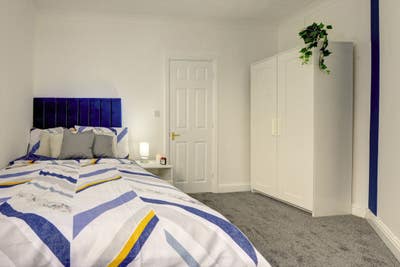 Bright Room Near Town Centre Main Photo