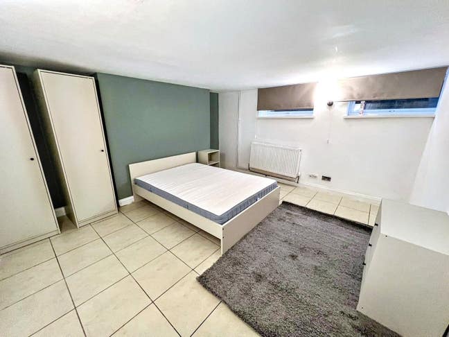Luxury room close to station all bills included Main Photo