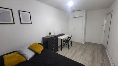 XL DBL Rooms with Lounge 5min to Tower hill !! Main Photo
