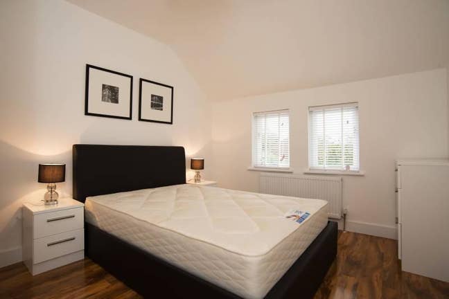 Double rm Mews house in W4. ALL inc+WiFi+cleaner Main Photo