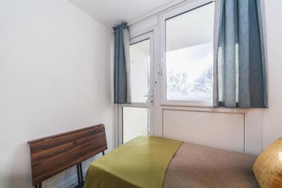 Lovely Bedroom Available! Main Photo