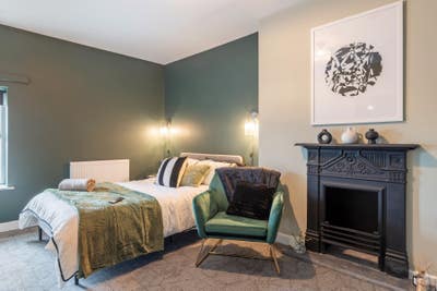 Double Ensuite Room Within House Share Main Photo