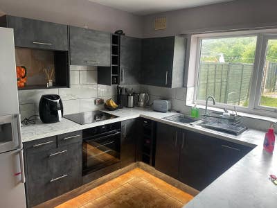 1 Double Room - Westfield Terrace Allerton Bywater Main Photo