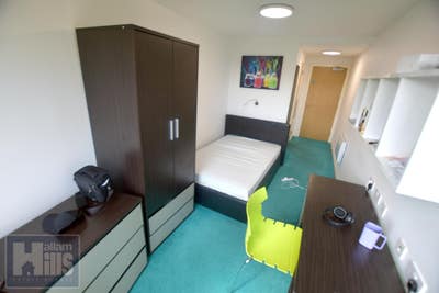 Ensuite Room Avail AUG25 / Bills Inclusive / S1 Main Photo