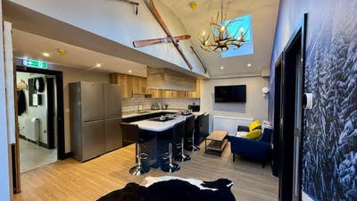 6 Double rooms in newly refurbished house  Main Photo
