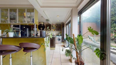 Stunning double room  in a spacious house  Main Photo