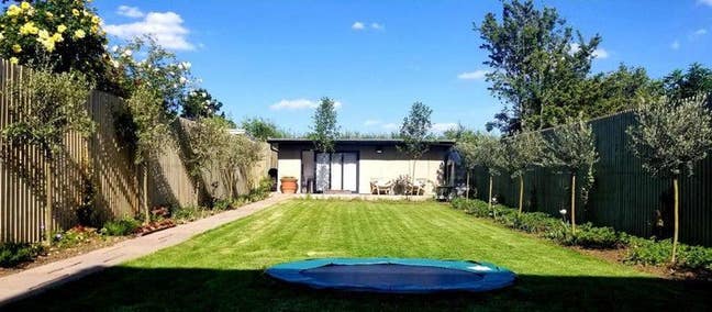 Lovely Studio Garden 10 Mins from Jubilee Line Main Photo