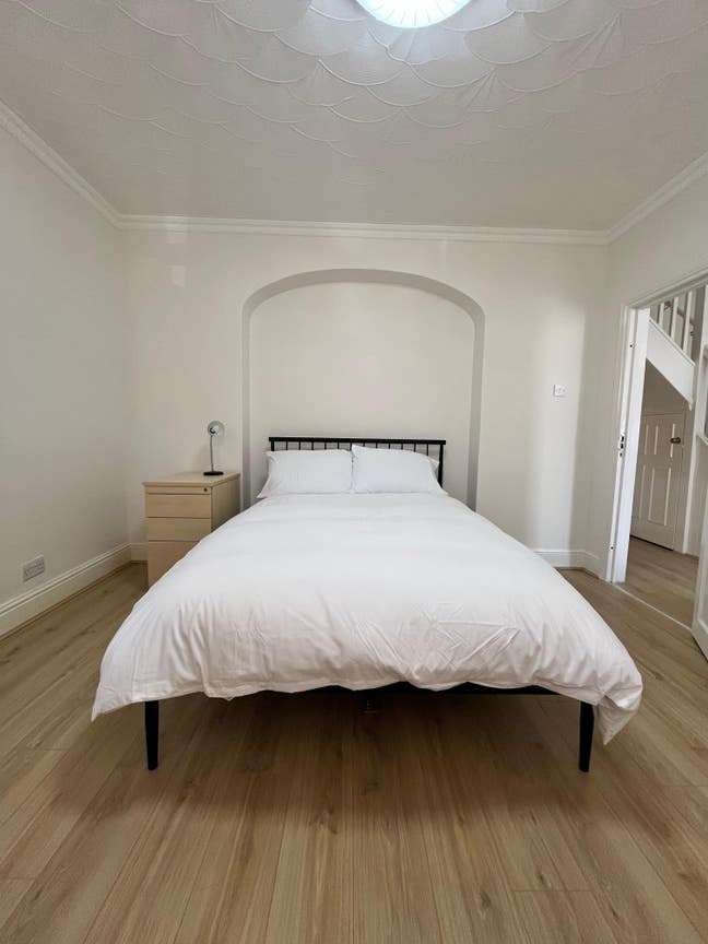 Modern Room - Prime Southall Location Main Photo