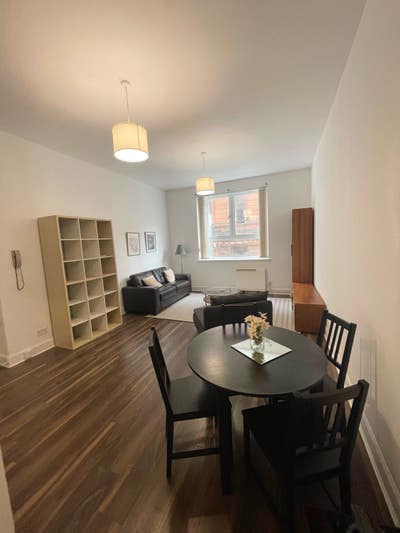 Spacious One Bedroom Flat - Rent Now - City Centre Main Photo