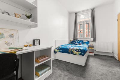 Urgent Room Sangha house Main Photo