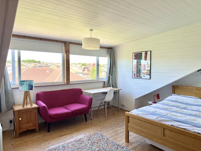 Quiet double room near Gloucester Road Main Photo