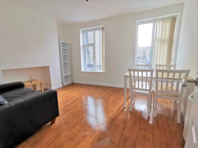 Beautiful one-bedroom apartment on Prescot Street Main Photo