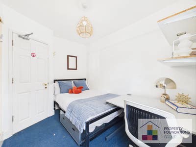 Stylish Bedrooms to Let!! Main Photo