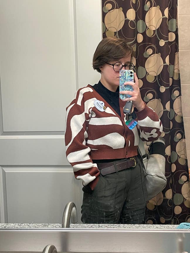 2 friends looking for an extra housemate Main Photo