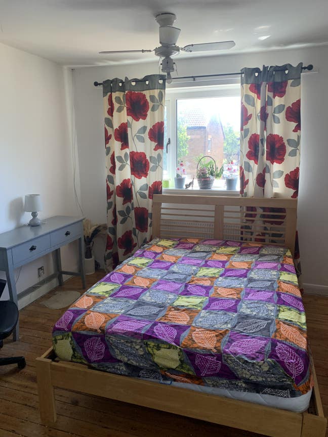 Double room in bright, spacious 3 bedroom house  Main Photo