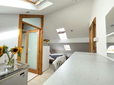 An immaculate studio style loft room with en-suite Main Photo