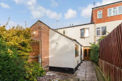 Room Available in Student House - selly park Main Photo