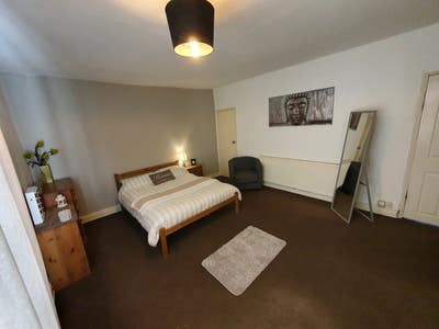 Very Large Double Room Available 1st Aug Main Photo