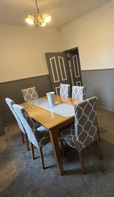 2 bed house for rent in Leigh Main Photo