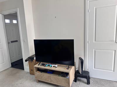 Spacious Rooms| All bills included!!! Main Photo