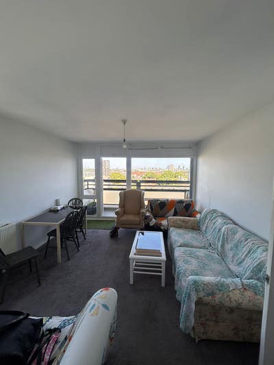 2bed property in E1 Main Photo