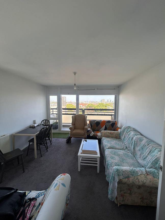 2bed property in E1 Main Photo