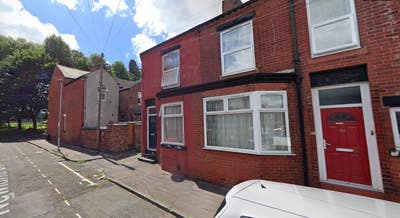 4-Bedroom House along Crumpsall park M8 5RY Main Photo